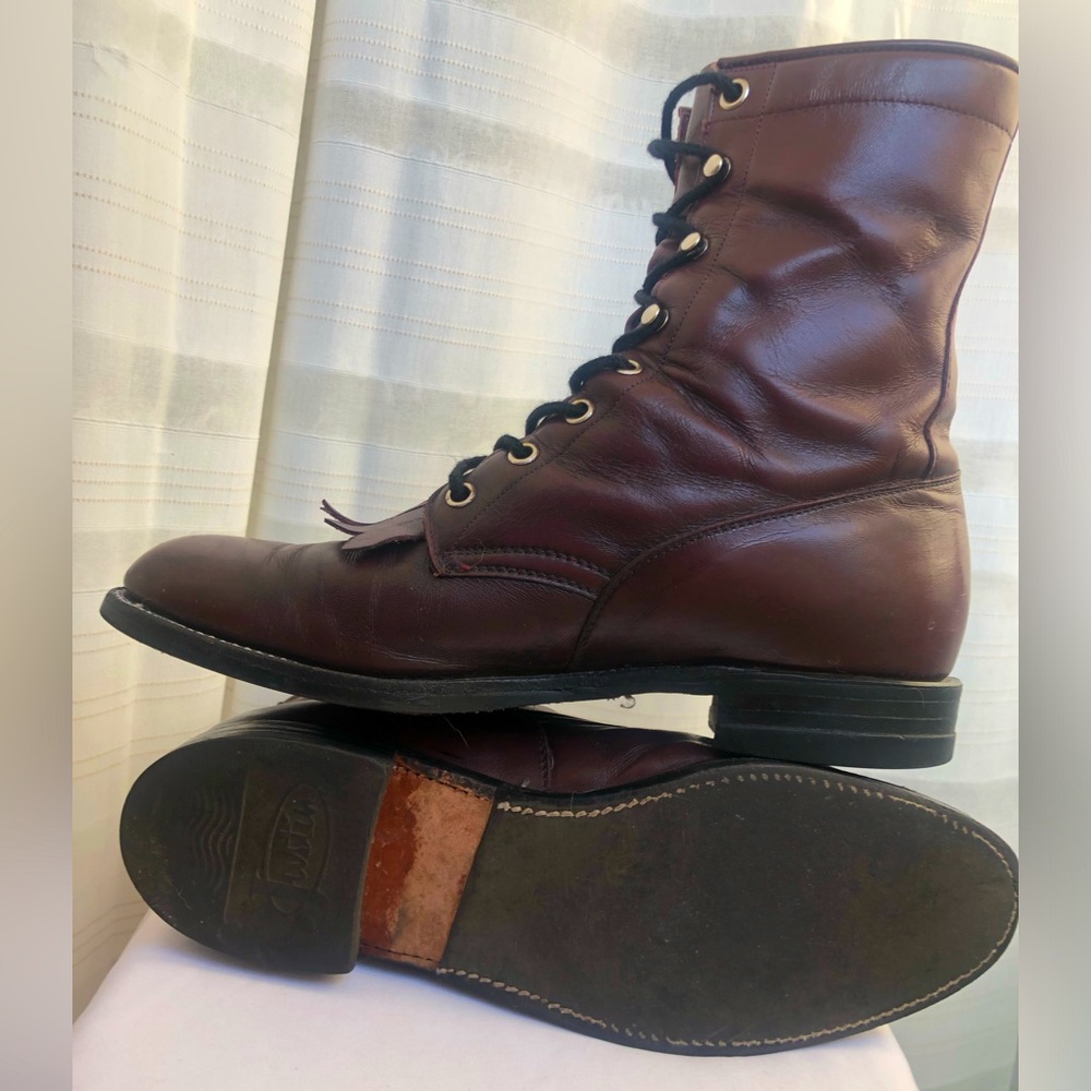 Vintage Justin lace up boots.